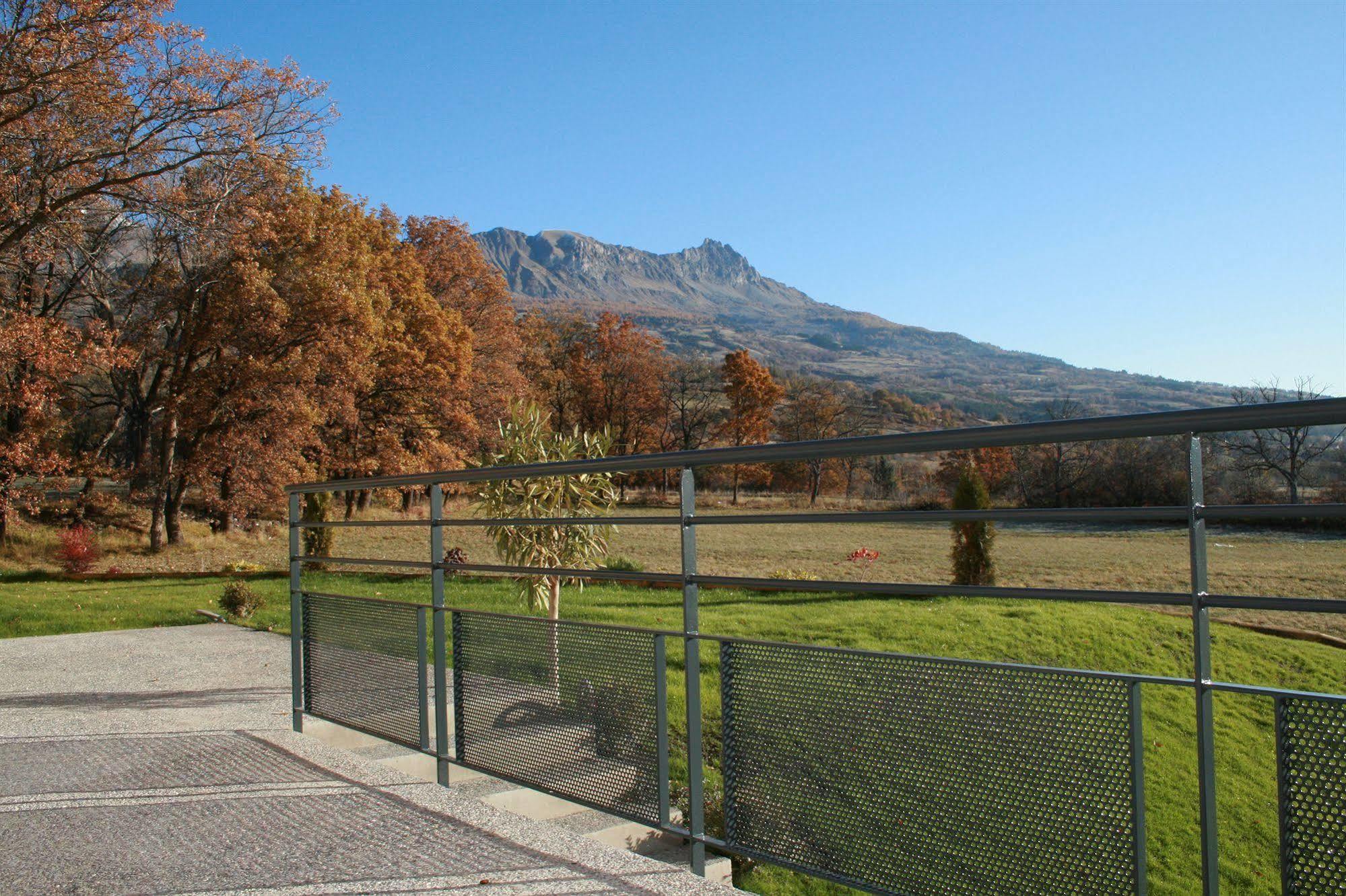 Ax Hotel Spa & Restaurant Chorges Exteriér fotografie